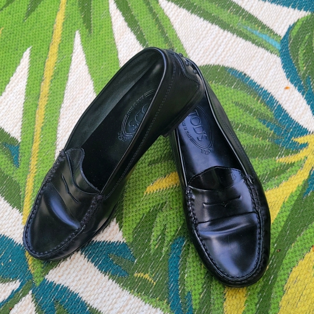 TOD'S black loafers